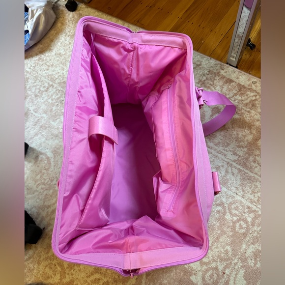 Berry Weekender - Picture 6 of 6